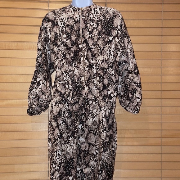 Saloni Phyton Print 100% Linen- Anthracite Jumpsuit - Picture 6 of 12